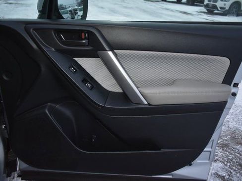 Used 2018 Subaru Forester 2.5i Premium w/ All-Weather Package image 38