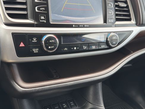 Used 2016 Toyota Highlander Limited Platinum AWD/4WD image 21