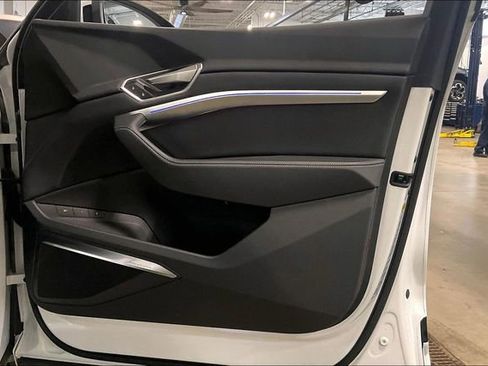 Used 2024 Audi Q8 e-tron Prestige w/ Prestige Package image 24