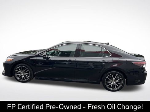 Used 2021 Toyota Camry XLE FWD image 7