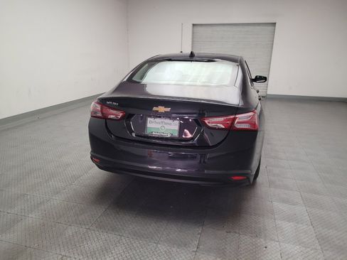 Used 2022 Chevrolet Malibu LT w/ Leather Package FWD image 7