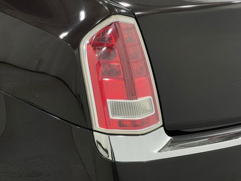 Used 2012 Chrysler 300 Limited RWD image 31