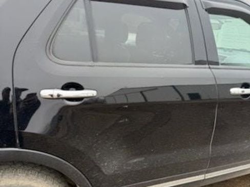 Used 2018 Ford Explorer Limited image 16