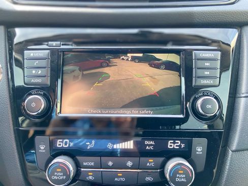 Used 2019 Nissan Rogue SV FWD image 32