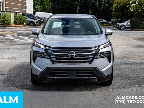 Used 2024 Nissan Rogue SV FWD image 11