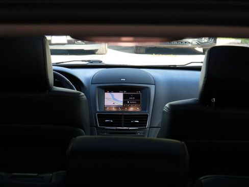 Used 2019 Lincoln MKT AWD image 41