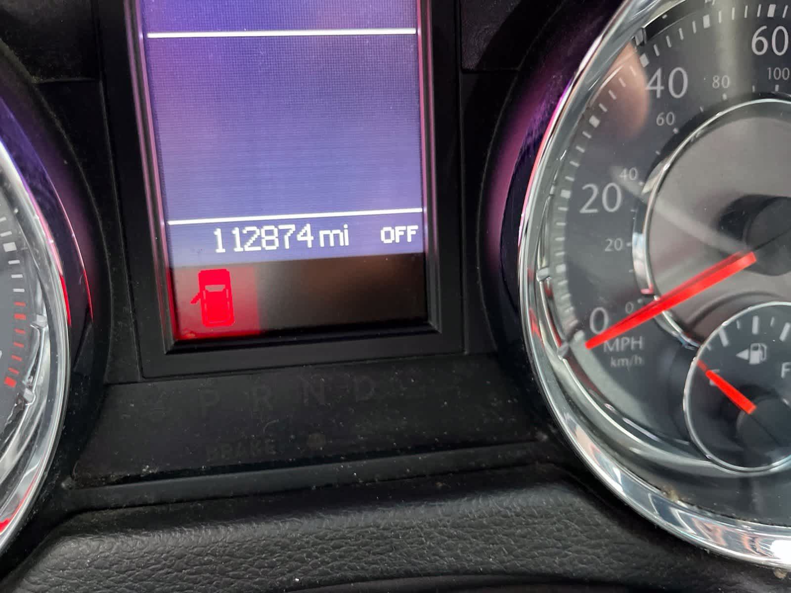 Used 2013 Chrysler Town & Country Touring FWD image 26