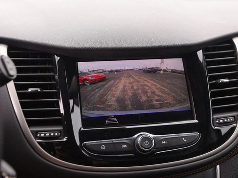 Used 2020 Chevrolet Trax LT image 15