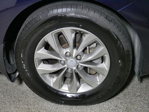 Used 2019 Kia Sedona LX FWD image 15
