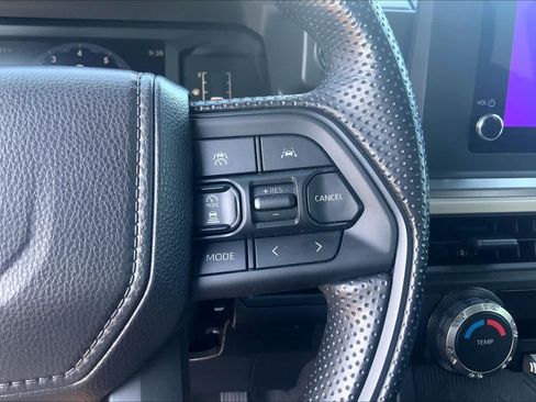 Used 2025 Toyota Tacoma SR5 AWD/4WD image 25