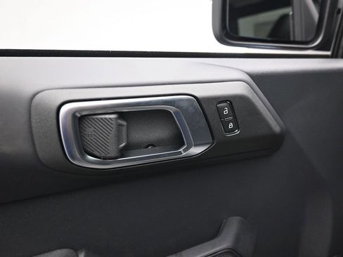 New 2025 Ford Bronco Badlands image 9