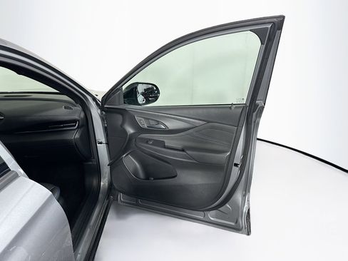 Used 2025 Buick Envista Sport Touring image 29