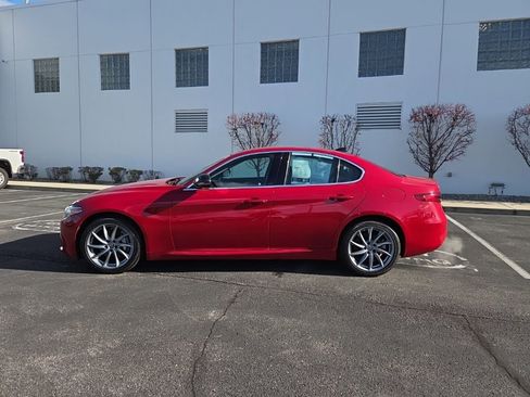 Used 2017 Alfa Romeo Giulia Ti image 5