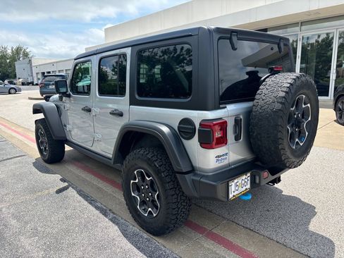 Used 2022 Jeep Wrangler Unlimited Rubicon 4xe w/ Cold Weather Group AWD/4WD image 5