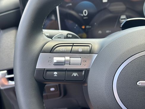 New 2025 Hyundai Tucson Limited image 17