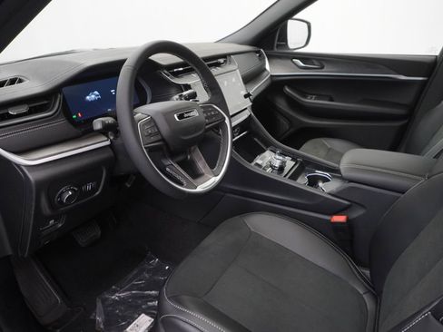 New 2026 Jeep Grand Cherokee Altitude AWD/4WD image 16