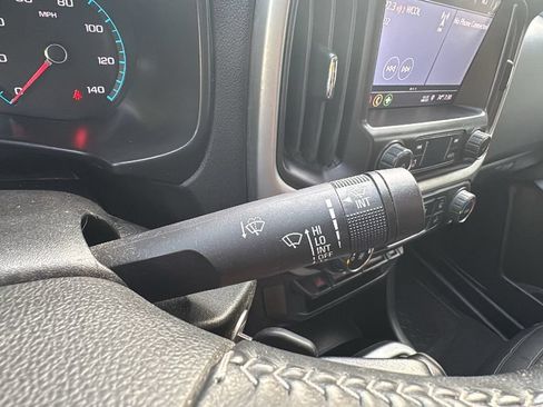 Used 2020 Chevrolet Colorado LT AWD/4WD image 16