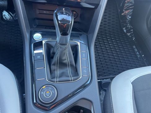 New 2025 Volkswagen Taos SE image 21