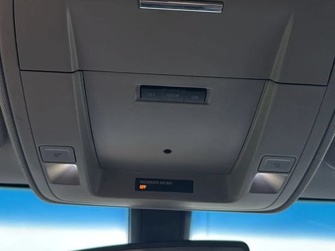 Used 2016 Chevrolet Suburban LS RWD image 33