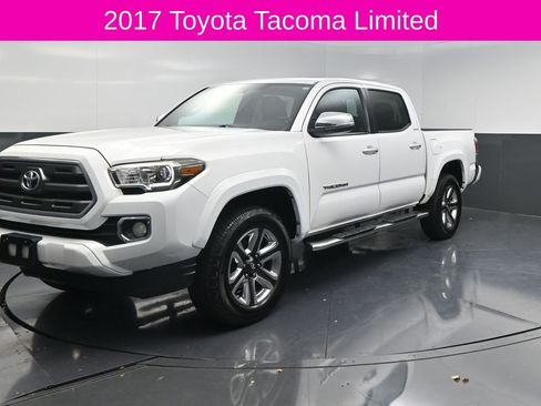 Used 2017 Toyota Tacoma Limited image 2