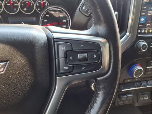 Used 2022 Chevrolet Silverado 1500 LT w/ Convenience Package II AWD/4WD image 30