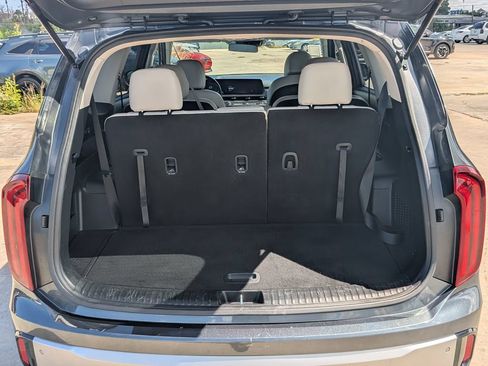 Used 2023 Kia Telluride S w/ S Sunroof Package FWD image 12
