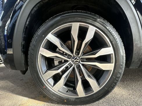 Used 2023 Volkswagen Atlas SEL Premium image 19