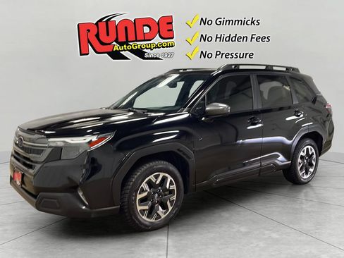 Used 2025 Subaru Forester Premium AWD/4WD image 1
