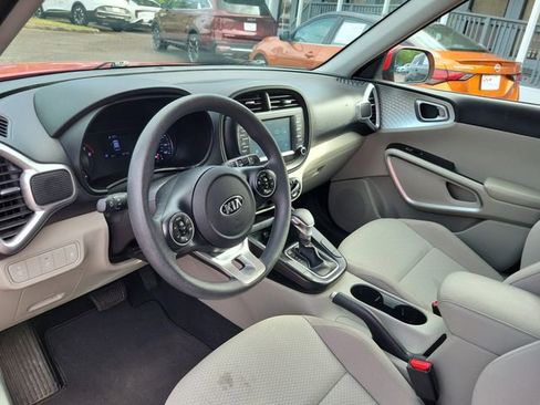 Used 2020 Kia Soul LX FWD image 12