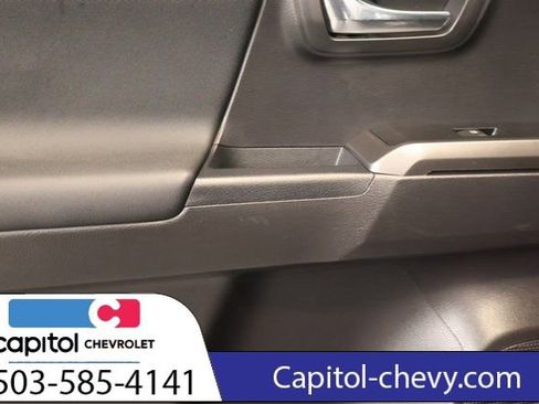 Used 2022 Toyota Tacoma TRD Off-Road image 29