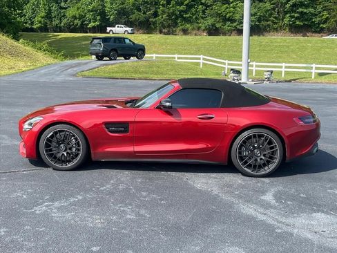 Used 2020 Mercedes-Benz AMG GT Roadster image 2