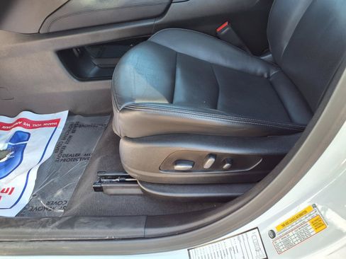 Used 2025 Cadillac XT6 Premium Luxury FWD image 15