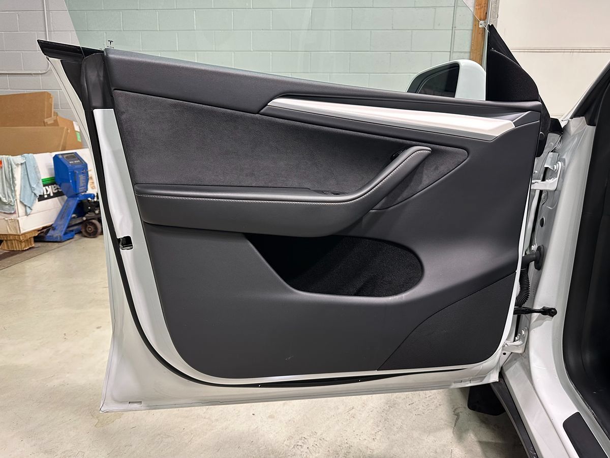 Used 2023 Tesla Model Y AWD image 23