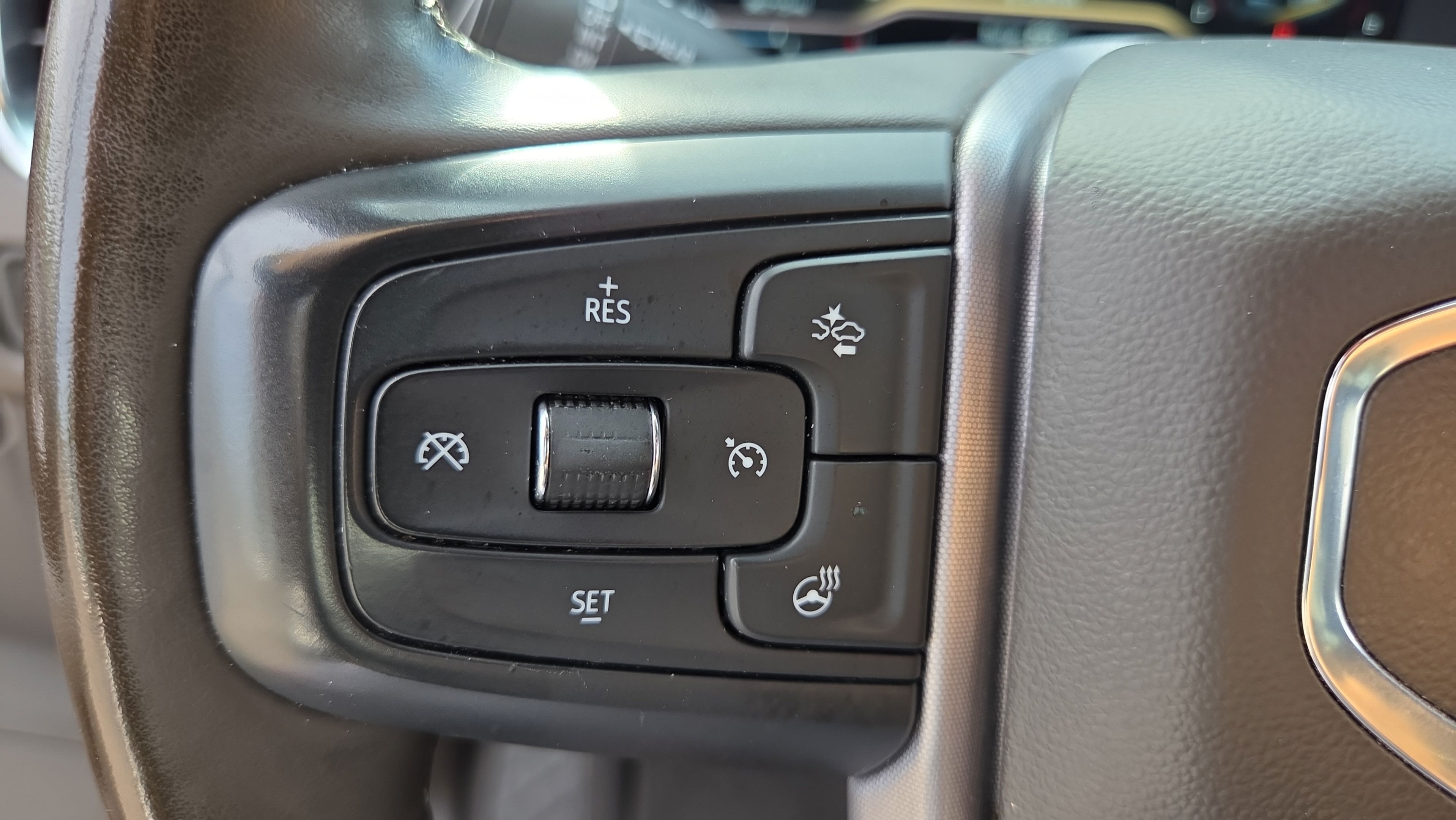 Used 2023 GMC Yukon XL SLT w/ SLT Premium Package RWD image 29