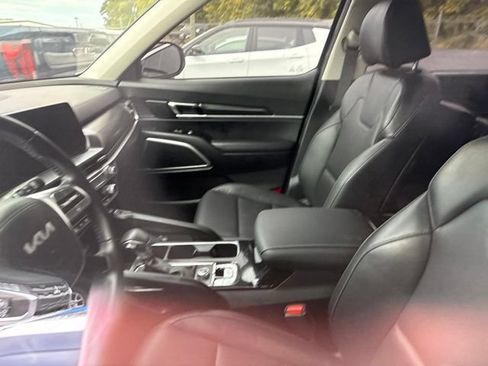 Used 2023 Kia Telluride S FWD image 5