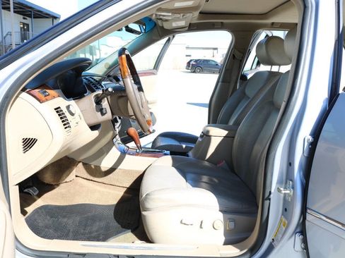 Used 2006 Cadillac DTS Performance image 41