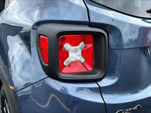 Used 2022 Jeep Renegade Altitude w/ Convenience Group AWD/4WD image 22