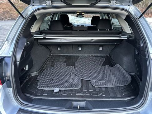 Used 2016 Subaru Outback 2.5i Premium image 19