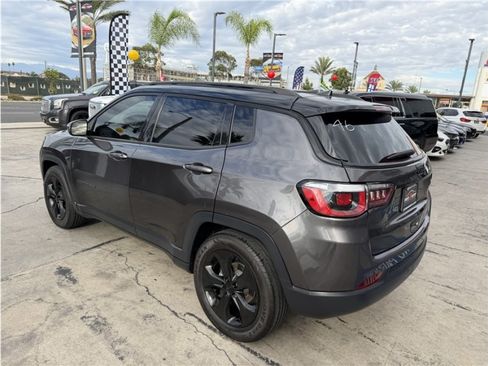 Used 2019 Jeep Compass Latitude FWD image 12