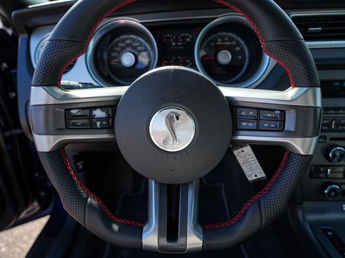 Used 2011 Ford Mustang Shelby GT500 RWD image 28