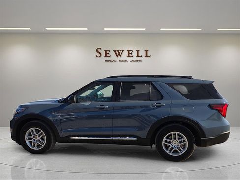 New 2025 Ford Explorer Active image 2