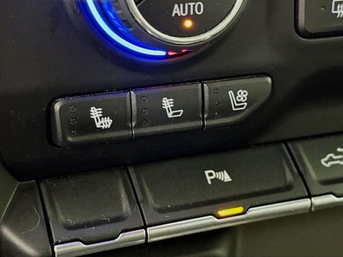 Used 2022 Chevrolet Silverado 1500 LTZ w/ Z71 Off-Road Package image 24