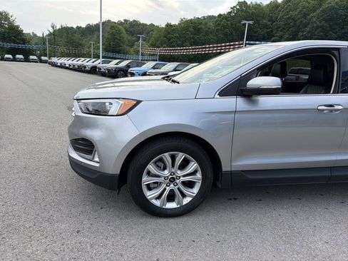 Used 2024 Ford Edge Titanium AWD/4WD image 9
