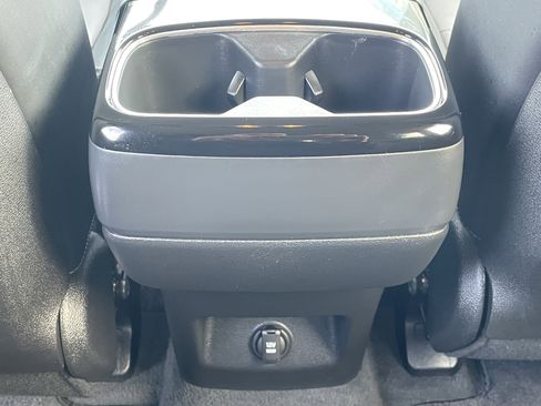 Used 2024 Kia Telluride S image 18