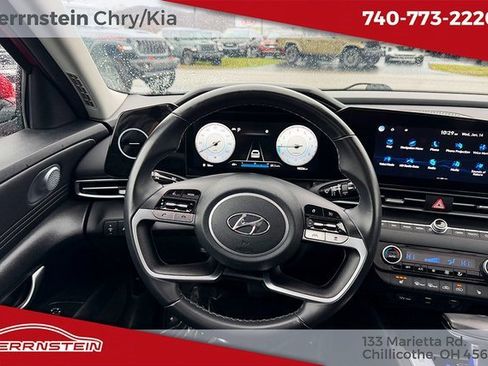 Used 2022 Hyundai Elantra Limited image 7