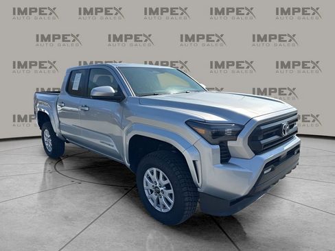 Used 2024 Toyota Tacoma SR5 image 7