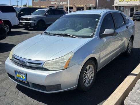 Used 2009 Ford Focus SE FWD image 4