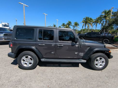 Used 2018 Jeep Wrangler Unlimited Sport S image 4