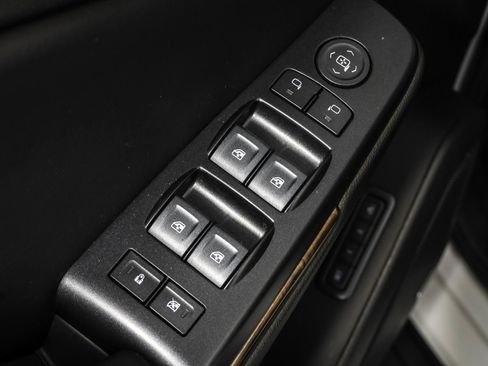 Used 2018 Chevrolet Tahoe LT AWD/4WD image 34