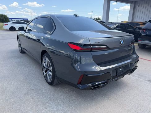 Used 2023 BMW 760i xDrive w/ Executive Package AWD/4WD image 2